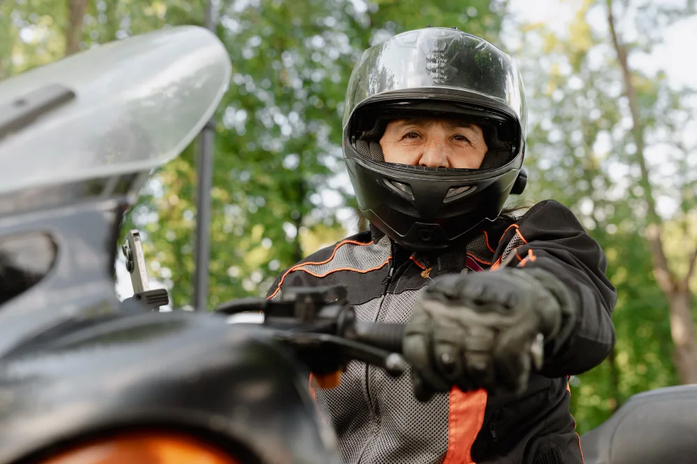 Assurance saisonnière ou permanente pour motos